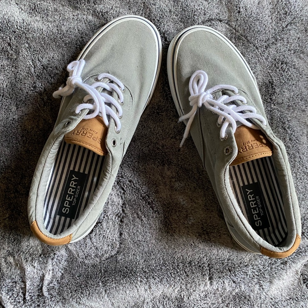 Men’s size 11 Sperry top-siders